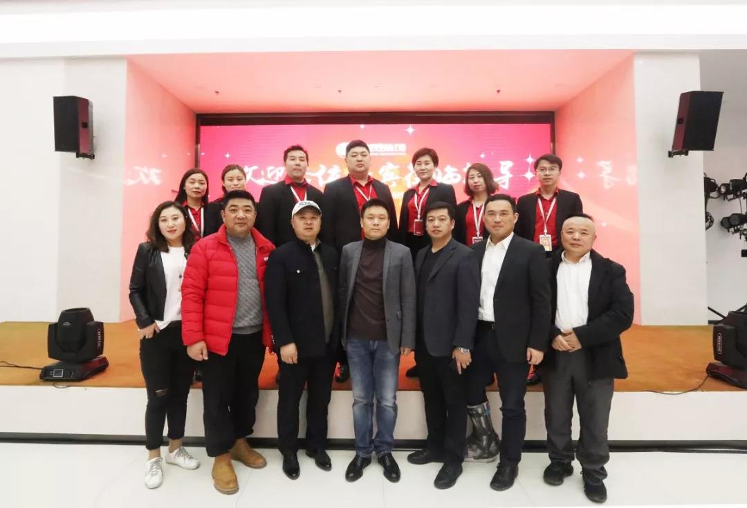 上海多家裝修企業(yè)領導參觀林鳳裝飾集團